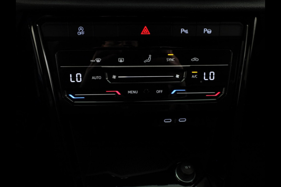 Volkswagen T-Roc 1.5 TSI R-Line 150 pk Automaat (DSG) | Verlengde garantie | Navigatie via App | Parkeersensoren (Park assist) | Achteruitrijcamera | Black Style pakket | R-Line |