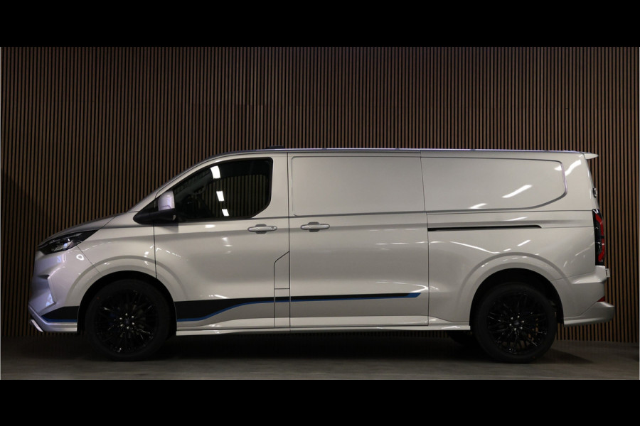 Ford Transit Custom 320 2.0 TDCI L2H1 Sport | ACC | Navigatie | CarPlay | Camera | Dubbel Schuifdeur | Stoelverwarming | Dodehoek detector | Lane Assist | 3-Zitter | Ex BPM