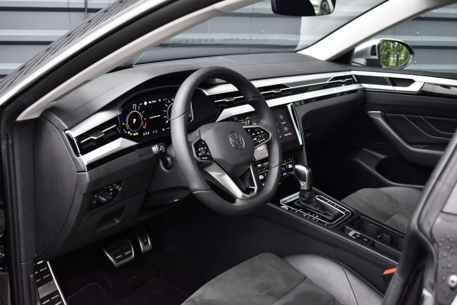 Volkswagen Arteon Shooting Brake 1.4 TSI eHybrid | Panoramadak | 360 Camera | ACC | Matrix LED | Head-Up | Sfeerverlichting |
