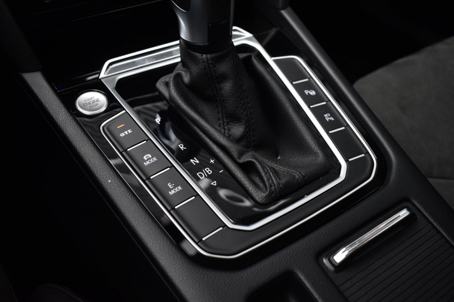 Volkswagen Arteon Shooting Brake 1.4 TSI eHybrid | Panoramadak | 360 Camera | ACC | Matrix LED | Head-Up | Sfeerverlichting |