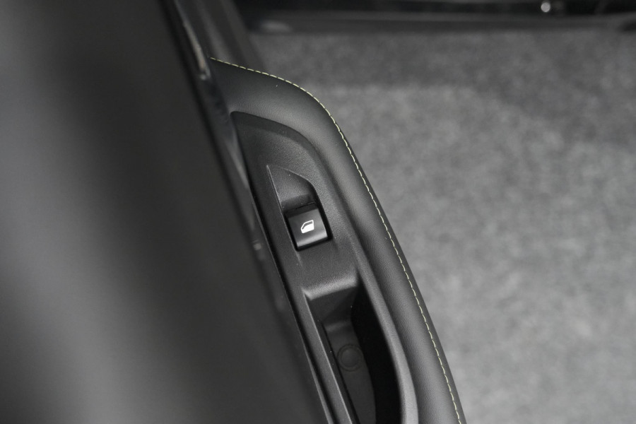 Peugeot 208 PureTech 100 GT | Camera | Navigatie | Apple Carplay | Parkeersensoren