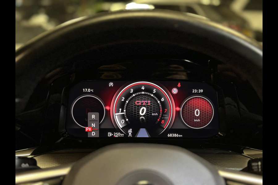 Volkswagen Golf 2.0 TSI GTI|PANORAMA|FULL OPTION
