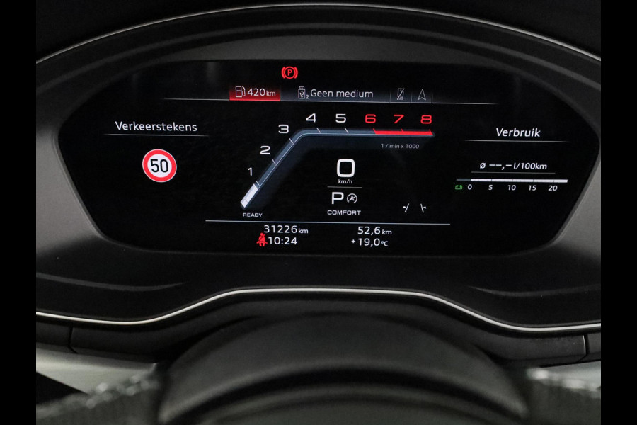 Audi A4 Avant 40 TFSI S edition Competition 204 pk S-tronic | Verlengde garantie | Navigatie | Elektr. trekhaak | Parkeersensoren | Stoelverwarming | S-Line |