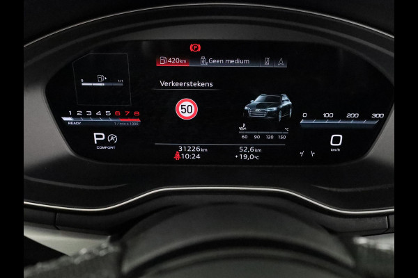 Audi A4 Avant 40 TFSI S edition Competition 204 pk S-tronic | Verlengde garantie | Navigatie | Elektr. trekhaak | Parkeersensoren | Stoelverwarming | S-Line |