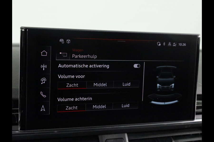 Audi A4 Avant 40 TFSI S edition Competition 204 pk S-tronic | Verlengde garantie | Navigatie | Elektr. trekhaak | Parkeersensoren | Stoelverwarming | S-Line |