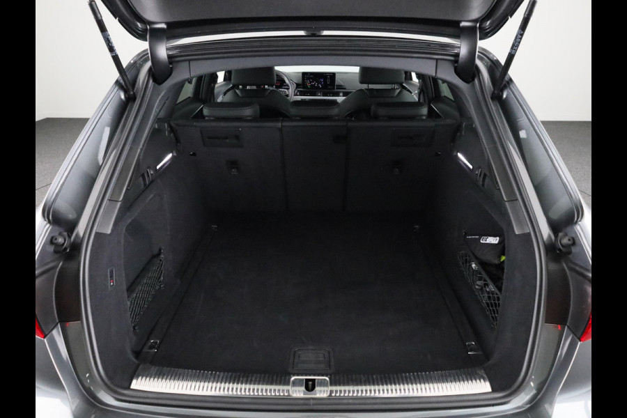 Audi A4 Avant 40 TFSI S edition Competition 204 pk S-tronic | Verlengde garantie | Navigatie | Elektr. trekhaak | Parkeersensoren | Stoelverwarming | S-Line |