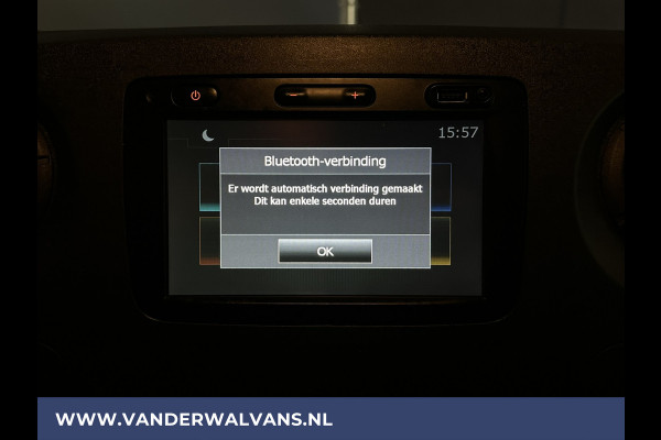 Renault Master 2.3 dCi 131pk L1H1 Euro6 # Airco | Navigatie | Camera | Cruisecontrol | Sidebars | Parkeersensoren Chauffeursstoel, Bijrijdersbank