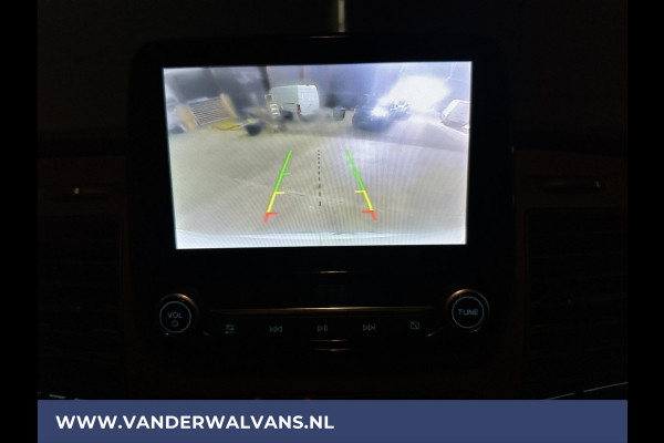 Ford Transit 2.0 TDCI 131pk L3H2 Euro6 Airco | Camera | Navigatie | Apple Carplay | Android Auto Cruisecontrol, Parkeersensoren, Elektrisch verstelbare bestuurdersstoel, Verwarmde voorruit, Stoelverwarming, Bijrijdersbank