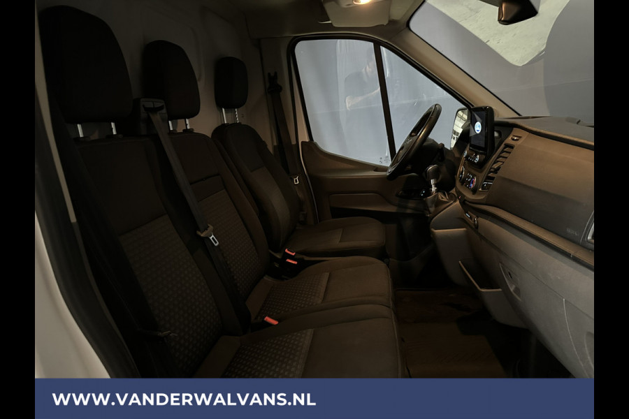 Ford Transit 2.0 TDCI 131pk L3H2 Euro6 Airco | Camera | Navigatie | Apple Carplay | Android Auto Cruisecontrol, Parkeersensoren, Elektrisch verstelbare bestuurdersstoel, Verwarmde voorruit, Stoelverwarming, Bijrijdersbank