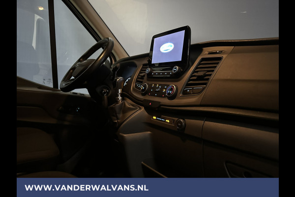 Ford Transit 2.0 TDCI 131pk L3H2 Euro6 Airco | Camera | Navigatie | Apple Carplay | Android Auto Cruisecontrol, Parkeersensoren, Elektrisch verstelbare bestuurdersstoel, Verwarmde voorruit, Stoelverwarming, Bijrijdersbank