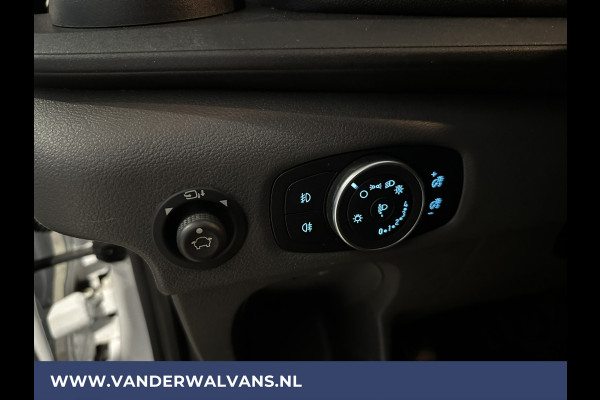Ford Transit 2.0 TDCI 131pk L3H2 Euro6 Airco | Camera | Navigatie | Apple Carplay | Android Auto Cruisecontrol, Parkeersensoren, Elektrisch verstelbare bestuurdersstoel, Verwarmde voorruit, Stoelverwarming, Bijrijdersbank