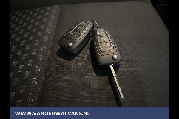 Ford Transit 2.0 TDCI 131pk L3H2 Euro6 Airco | Camera | Navigatie | Apple Carplay | Android Auto Cruisecontrol, Parkeersensoren, Elektrisch verstelbare bestuurdersstoel, Verwarmde voorruit, Stoelverwarming, Bijrijdersbank