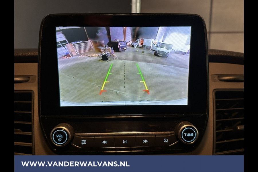 Ford Transit 2.0 TDCI 131pk L3H2 Euro6 Airco | Apple Carplay | Camera | Navigatie | Stoelverwarming| Cruisecontrol Parkeersensoren, Android Auto, Verwarmde voorruit, Bijrijdersbank