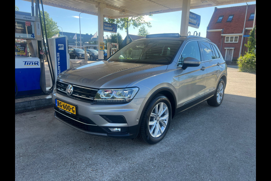 Volkswagen Tiguan 1.4 TSI ACT Highline DSG AUTOMAAT-PANO-CAMERA