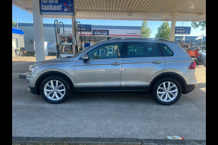 Volkswagen Tiguan 1.4 TSI ACT Highline DSG AUTOMAAT-PANO-CAMERA