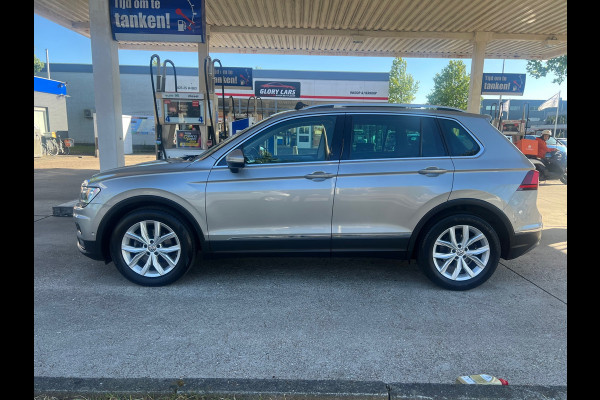 Volkswagen Tiguan 1.4 TSI ACT Highline DSG AUTOMAAT-PANO-CAMERA