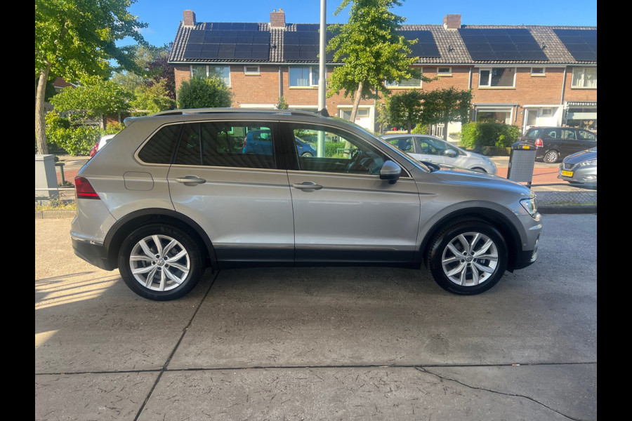 Volkswagen Tiguan 1.4 TSI ACT Highline DSG AUTOMAAT-PANO-CAMERA