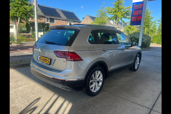 Volkswagen Tiguan 1.4 TSI ACT Highline DSG AUTOMAAT-PANO-CAMERA