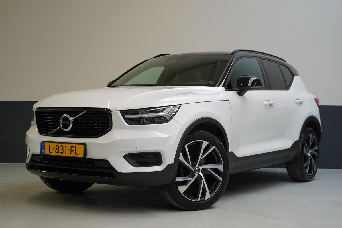 Volvo XC40 1.5 T3 163pk R-Design Automaat | Trekhaak | Navigatie | Camera | Apple Carplay | Two-Tone | 20" Volvo XC40 1.5 T3 163pk R-Design Automaat | Trekhaak | Navigatie | Camera | Apple Carplay | Two-Tone | 20"