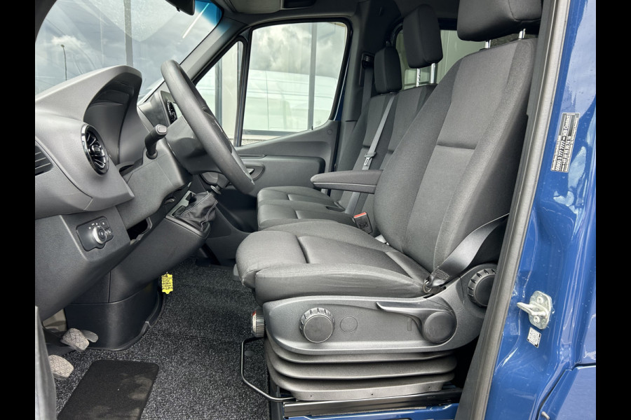 Mercedes-Benz Sprinter 315 CDI RWD L2 H1 D.C. / MBUX / Trekhaak / Camera / Navigatie / Cruise control / Airco