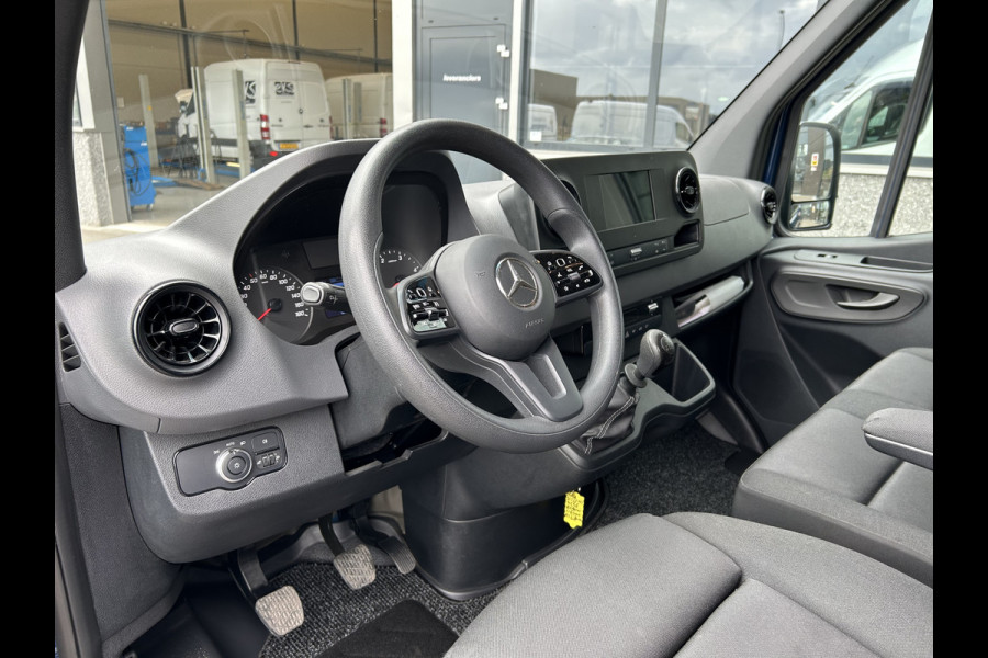Mercedes-Benz Sprinter 315 CDI RWD L2 H1 D.C. / MBUX / Trekhaak / Camera / Navigatie / Cruise control / Airco