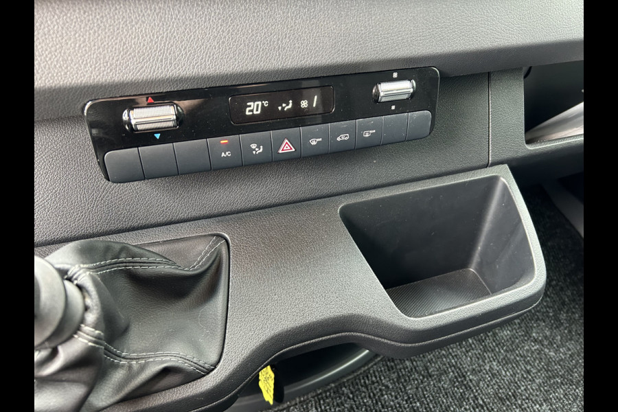 Mercedes-Benz Sprinter 315 CDI RWD L2 H1 D.C. / MBUX / Trekhaak / Camera / Navigatie / Cruise control / Airco