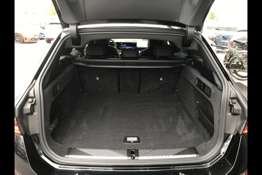 BMW 5 Serie Touring PHEV M-pakket 530e