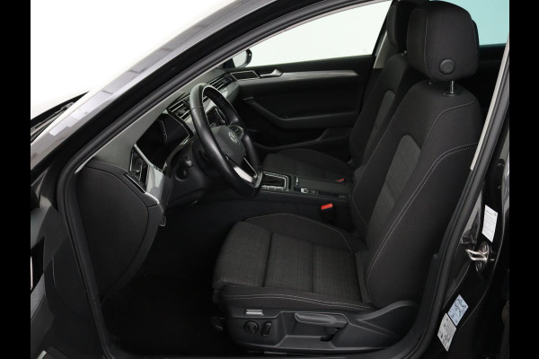 Volkswagen Passat 2.0 TDI Business | Stoelverwarming | Adaptive cruise | Camera | Carplay | Navigatie | Virtual Cockpit | Climate control | Full LED | Keyless