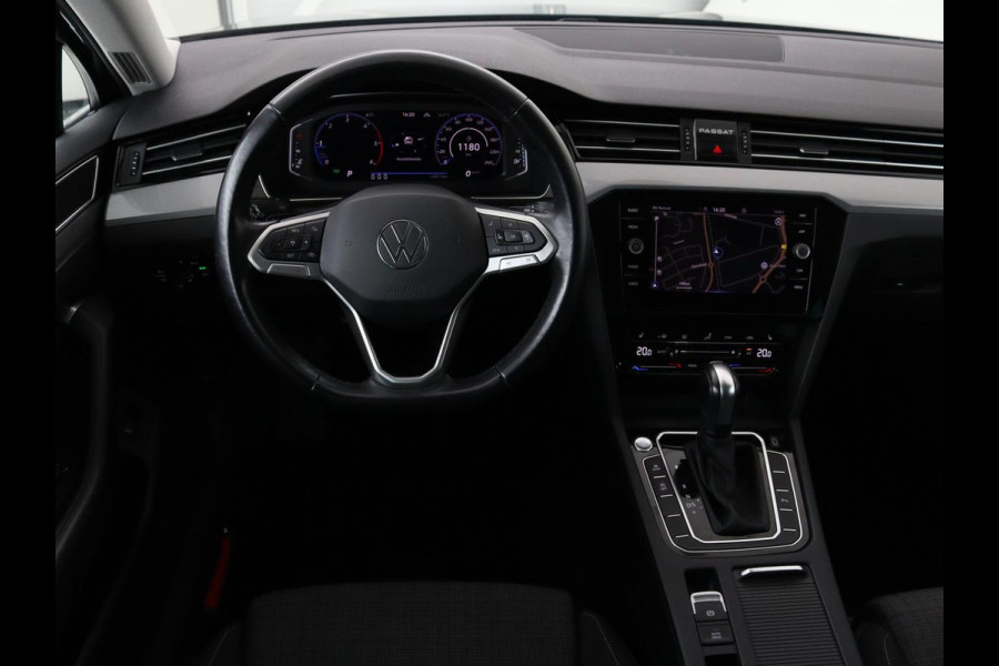 Volkswagen Passat 2.0 TDI Business | Stoelverwarming | Adaptive cruise | Camera | Carplay | Navigatie | Virtual Cockpit | Climate control | Full LED | Keyless