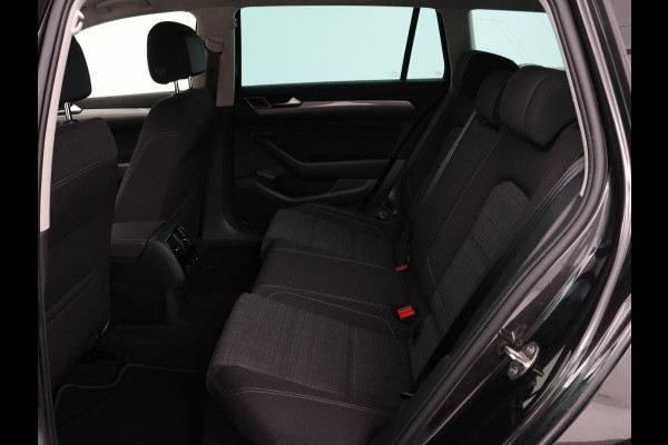 Volkswagen Passat 2.0 TDI Business | Stoelverwarming | Adaptive cruise | Camera | Carplay | Navigatie | Virtual Cockpit | Climate control | Full LED | Keyless