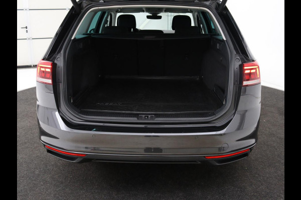 Volkswagen Passat 2.0 TDI Business | Stoelverwarming | Adaptive cruise | Camera | Carplay | Navigatie | Virtual Cockpit | Climate control | Full LED | Keyless