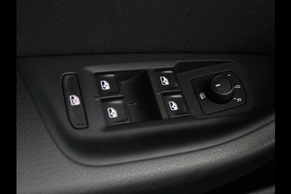 Volkswagen Passat 2.0 TDI Business | Stoelverwarming | Adaptive cruise | Camera | Carplay | Navigatie | Virtual Cockpit | Climate control | Full LED | Keyless