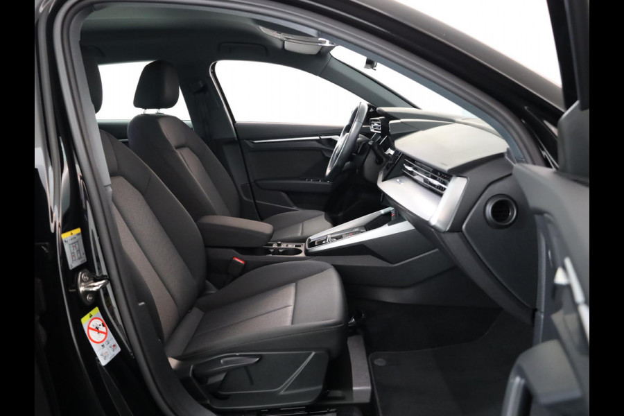 Audi A3 Sportback 30 TFSI Pro Line 110 pk S-tronic | Navigatie via App | Parkeersensoren achter | Cruise control | Apple Carplay/Android Auto | LED koplampen |