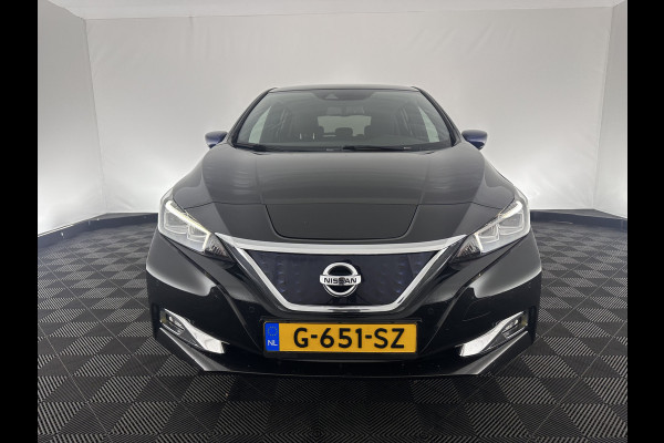 Nissan Leaf Tekna 40 kWh (INCL-BTW) Aut. *LEATHER-FABRIC | FULL-LED | BOSE-SURROUND | ADAPTIVE-CRUISE | TOP-VIEW | KEYLESS | NAVI-FULLMAP | BLINDSPOT | DAB+ | PDC | HEATED-COMFORT-SEATS | TOWBAR | DIGI-COCKPIT | 17"A