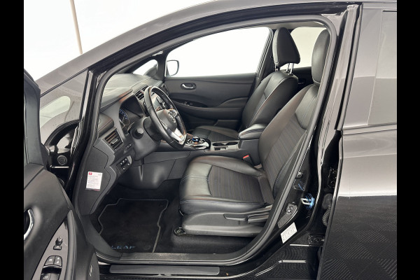Nissan Leaf Tekna 40 kWh (INCL-BTW) Aut. *LEATHER-FABRIC | FULL-LED | BOSE-SURROUND | ADAPTIVE-CRUISE | TOP-VIEW | KEYLESS | NAVI-FULLMAP | BLINDSPOT | DAB+ | PDC | HEATED-COMFORT-SEATS | TOWBAR | DIGI-COCKPIT | 17"A