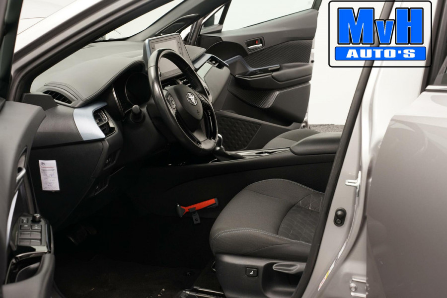Toyota C-HR 1.8 Hybrid First Edition|LUXE|DEALER OH|JBL|TREKHAAK|LED