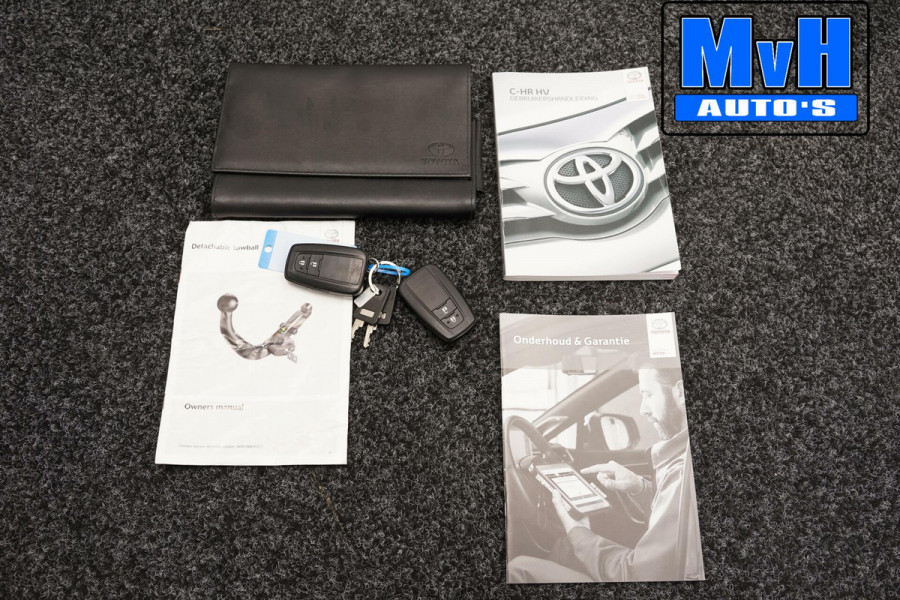 Toyota C-HR 1.8 Hybrid First Edition|LUXE|DEALER OH|JBL|TREKHAAK|LED