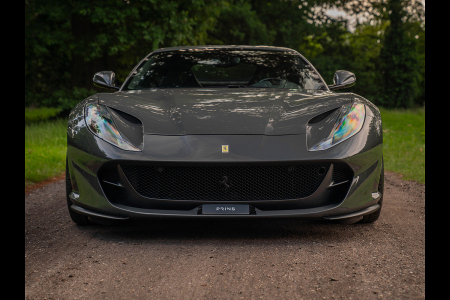 Ferrari 812 Superfast | Lift | Pass. display | Grigio Scuro | Carbon Driver Zone