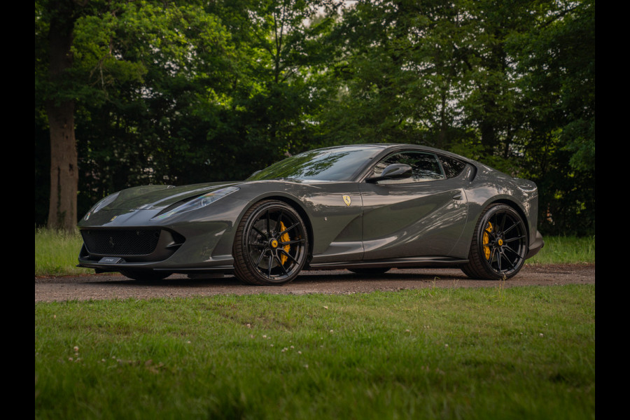 Ferrari 812 Superfast | Lift | Pass. display | Grigio Scuro | Carbon Driver Zone