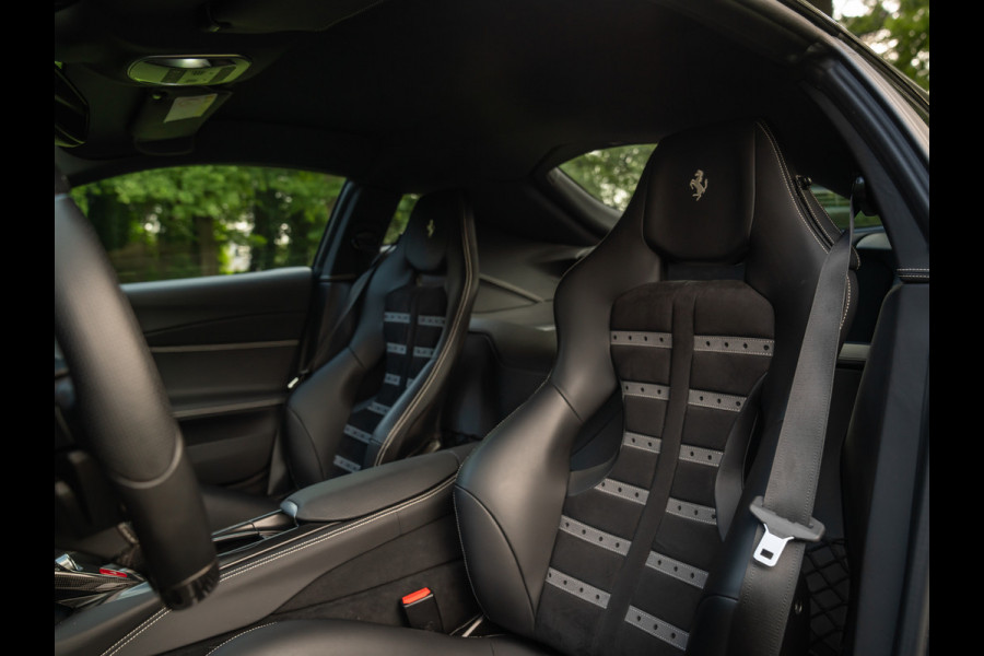 Ferrari 812 Superfast | Lift | Pass. display | Grigio Scuro | Carbon Driver Zone