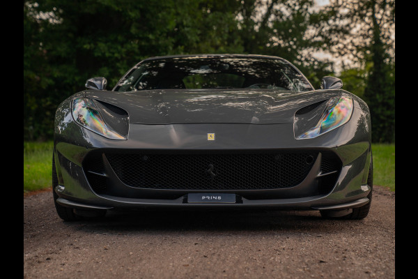 Ferrari 812 Superfast | Lift | Pass. display | Grigio Scuro | Carbon Driver Zone
