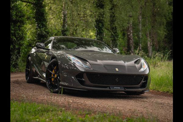 Ferrari 812 Superfast | Lift | Pass. display | Grigio Scuro | Carbon Driver Zone