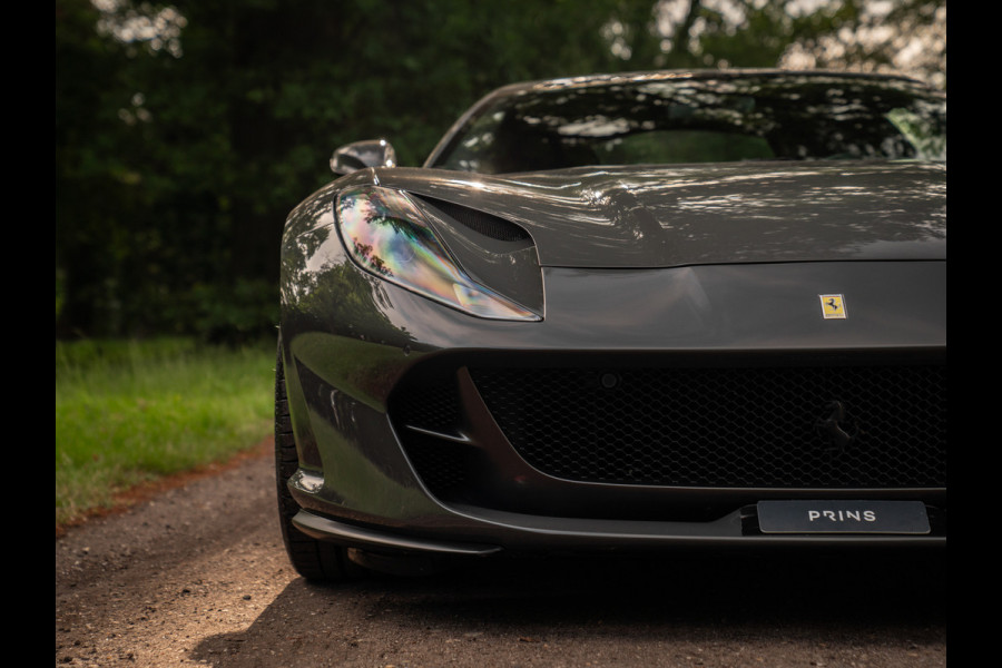 Ferrari 812 Superfast | Lift | Pass. display | Grigio Scuro | Carbon Driver Zone
