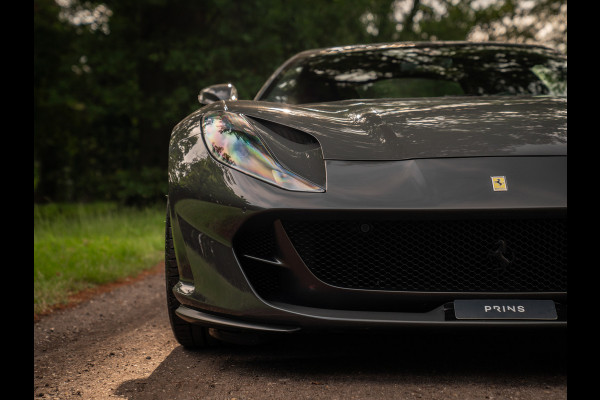 Ferrari 812 Superfast | Lift | Pass. display | Grigio Scuro | Carbon Driver Zone