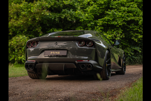 Ferrari 812 Superfast | Lift | Pass. display | Grigio Scuro | Carbon Driver Zone