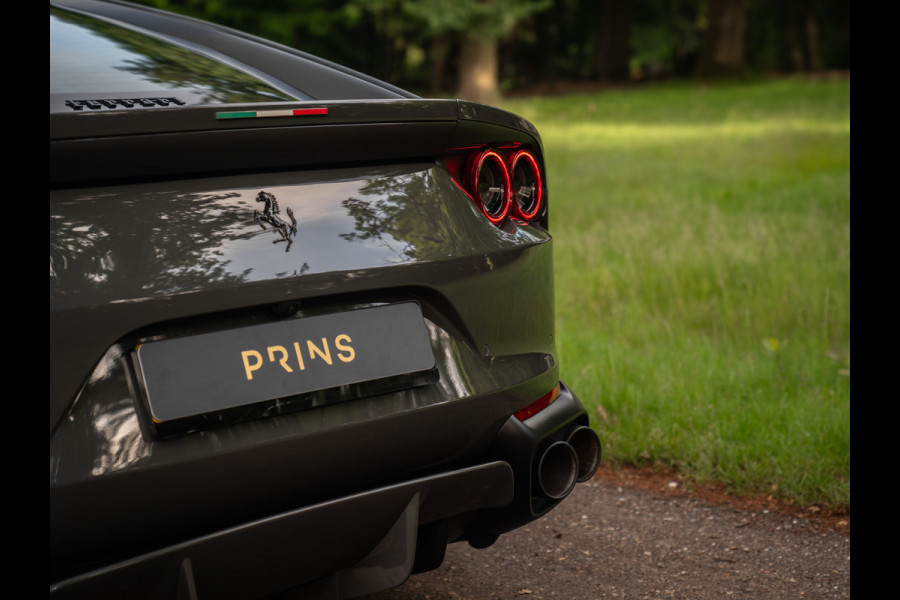 Ferrari 812 Superfast | Lift | Pass. display | Grigio Scuro | Carbon Driver Zone