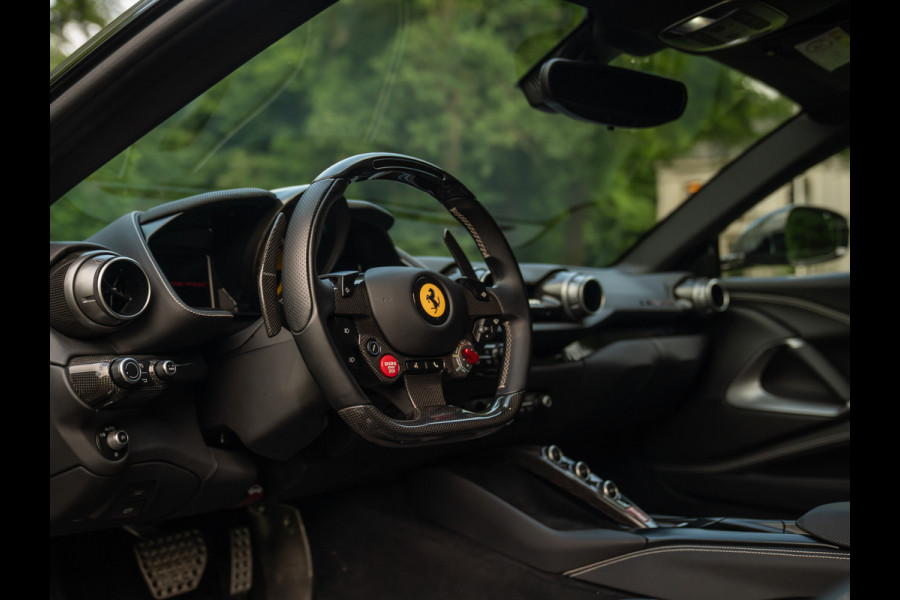 Ferrari 812 Superfast | Lift | Pass. display | Grigio Scuro | Carbon Driver Zone