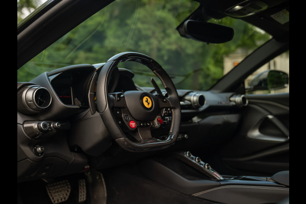 Ferrari 812 Superfast | Lift | Pass. display | Grigio Scuro | Carbon Driver Zone