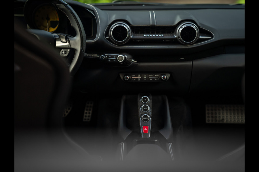 Ferrari 812 Superfast | Lift | Pass. display | Grigio Scuro | Carbon Driver Zone