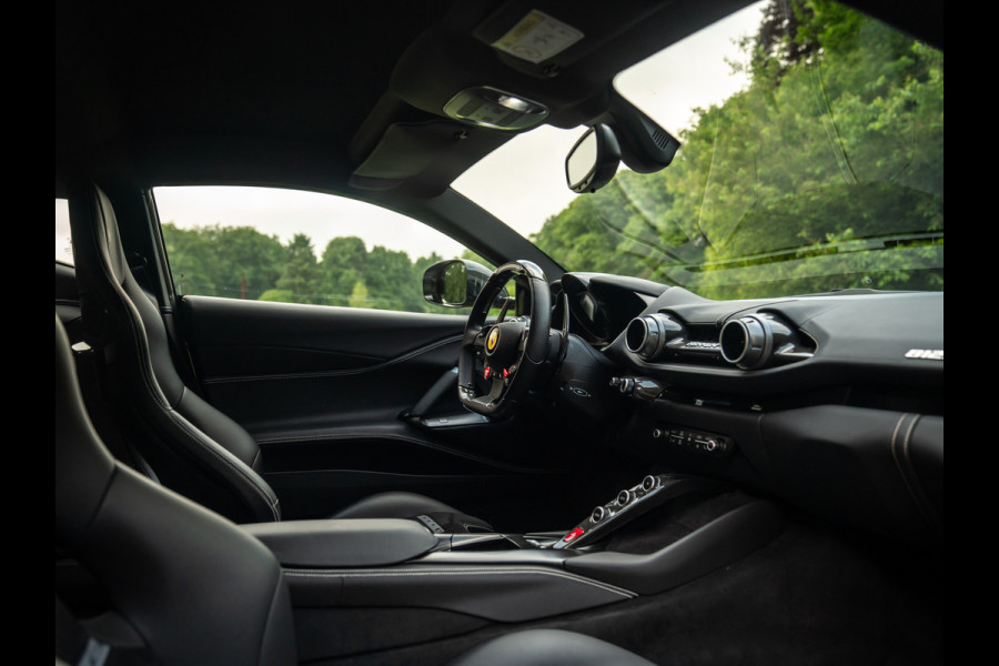 Ferrari 812 Superfast | Lift | Pass. display | Grigio Scuro | Carbon Driver Zone